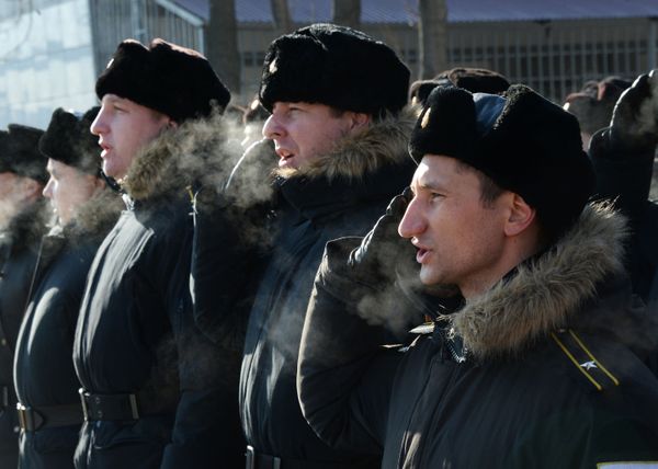 Vladivostok da la bienvenida a los buques de combate de la Flota del Pacífico de Rusia - Sputnik Mundo