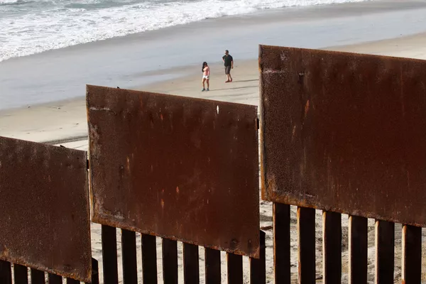 La frontera entre México y EEUU: el muro de Trump y el destino de los ilegales La frontera entre México y EEUU: el muro de Trump y el destino de los ilegales - Sputnik Mundo