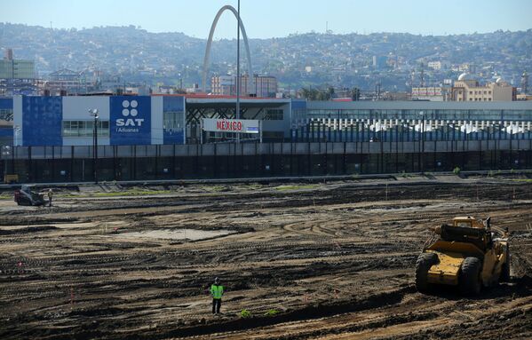 La frontera entre México y EEUU: el muro de Trump y el destino de los ilegales - Sputnik Mundo