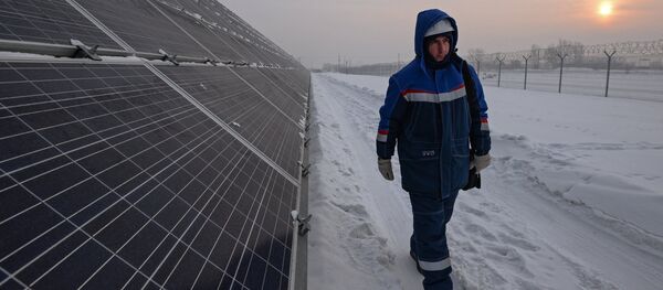 Una central solar en Siberia - Sputnik Mundo