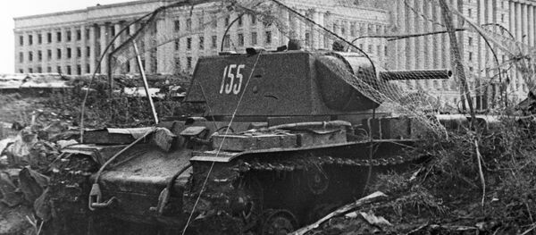 Tanque KV-1 en Leningrado durante el bloqueo - Sputnik Mundo