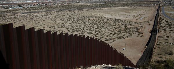 El muro entre EEUU y México - Sputnik Mundo
