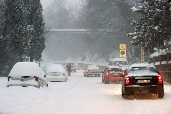 Fuerte nevada en Yalta Fuerte nevada en Yalta - Sputnik Mundo