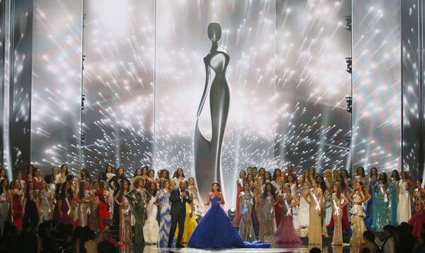 La joven más bella del planeta y sus rivales - Sputnik Mundo