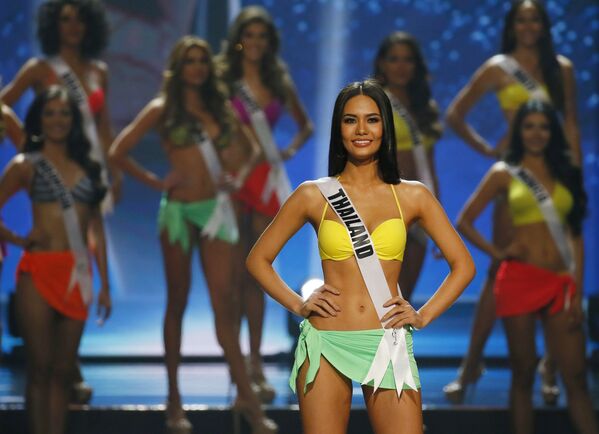 La joven más bella del planeta y sus rivales - Sputnik Mundo