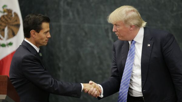 Presidente de México, Enrique Peña Nieto, y presidente de EEUU, Donald Trump (archivo) Presidente de México, Enrique Peña Nieto, y presidente de EEUU, Donald Trump (archivo) - Sputnik Mundo
