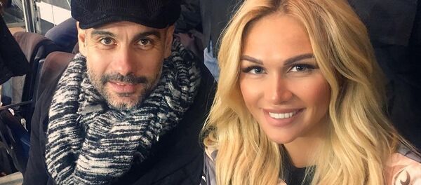 Josep Guardiola y Victoria Lopyreva, 30 de enero de 2017 - Sputnik Mundo