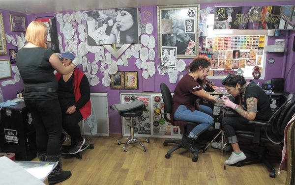 Tatuaje cosmético en México - Sputnik Mundo