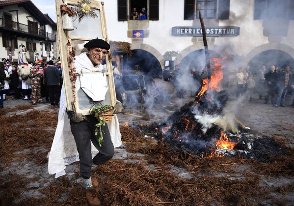 Carnaval demoníaco en el País Vasco - Sputnik Mundo