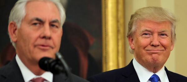 Secretario de Estado de EEUU, Rex Tillerson, y presidente de EEUU, Donald Trump - Sputnik Mundo