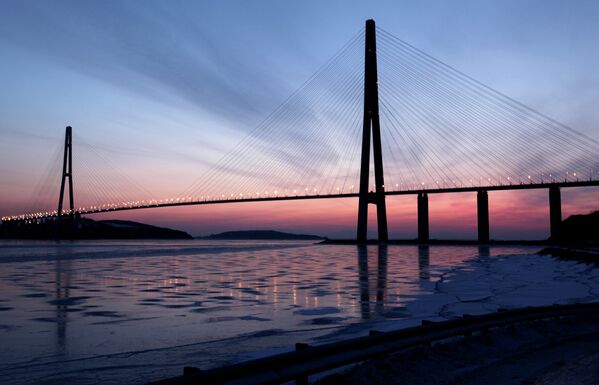 El nuevo 'rostro' de la moneda rusa - Sputnik Mundo