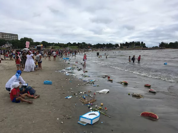 Playa Ramírez de Montevideo durante la Fiesta de Yemayá Playa Ramírez de Montevideo durante la Fiesta de Yemayá - Sputnik Mundo