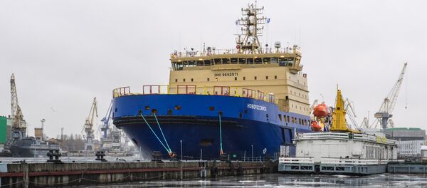 El rompehielos diesel-eléctrico ruso proyecto 21900 Novorossiysk - Sputnik Mundo