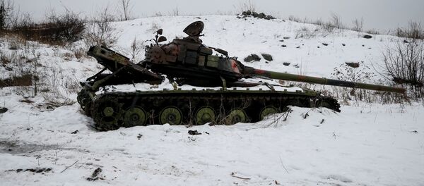 Un blindado ucraniano - Sputnik Mundo