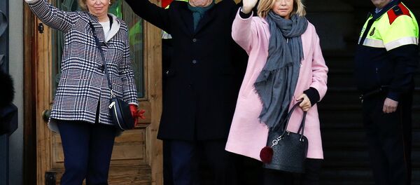 Artur Mas con Irene Rigau y Joana Ortega ante el Tribunal Superior de Justicia de Cataluña en Barcelona - Sputnik Mundo