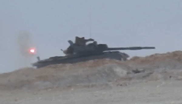 Un misil se acerca al tanque sirio T-62M Un misil se acerca al tanque sirio T-62M - Sputnik Mundo