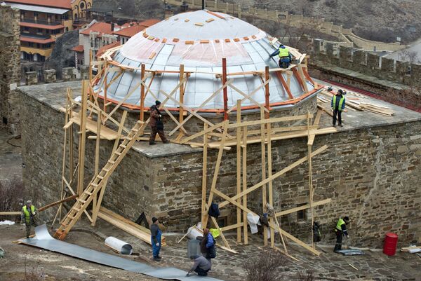 La reconstrucción de la fortaleza Genovesa en Crimea - Sputnik Mundo