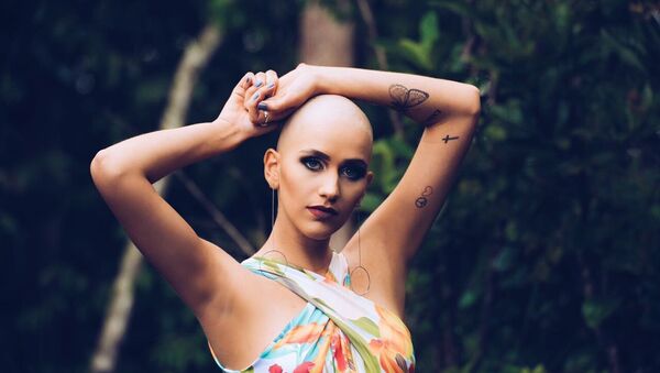 Gabrielly de Oliveira en una sesión de fotos para Clichê Urban Wear - Sputnik Mundo