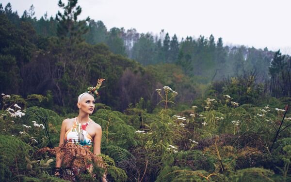 Gabrielly de Oliveira en una sesión de fotos para Clichê Urban Wear - Sputnik Mundo