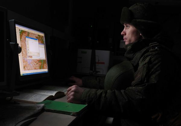Los espectaculares ejercicios de topógrafos militares en Kubán - Sputnik Mundo