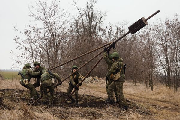 Los espectaculares ejercicios de topógrafos militares en Kubán - Sputnik Mundo