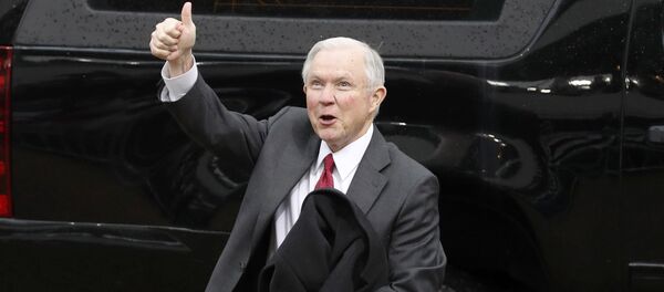 Jeff Sessions, senador republicano - Sputnik Mundo