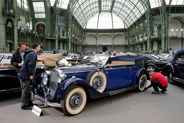 La elegancia siempre está de moda: autos clásicos en subasta en París La elegancia siempre está de moda: autos clásicos en subasta en París - Sputnik Mundo