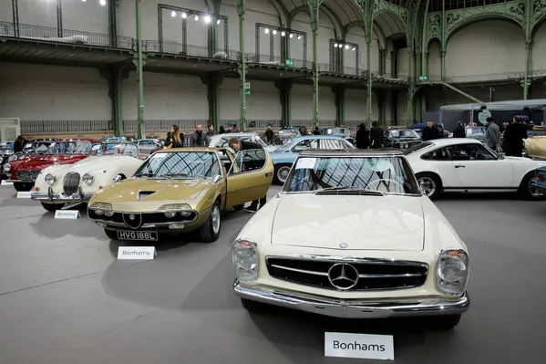 La elegancia siempre está de moda: autos clásicos en subasta en París La elegancia siempre está de moda: autos clásicos en subasta en París - Sputnik Mundo