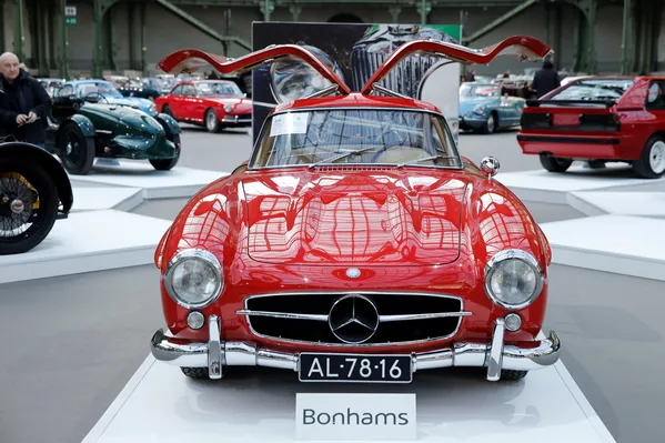 La elegancia siempre está de moda: autos clásicos en subasta en París La elegancia siempre está de moda: autos clásicos en subasta en París - Sputnik Mundo