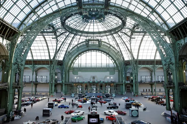 La elegancia siempre está de moda: autos clásicos en subasta en París La elegancia siempre está de moda: autos clásicos en subasta en París - Sputnik Mundo