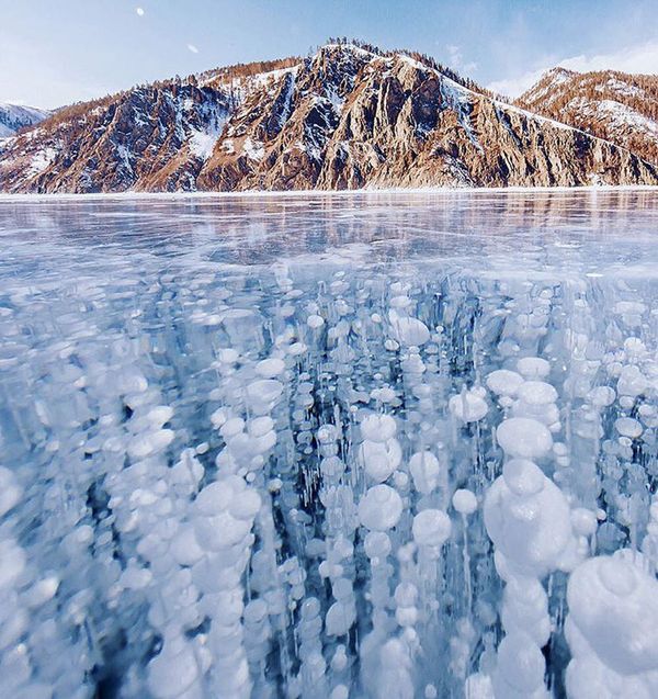 El hielo se apodera del lago Baikal - Sputnik Mundo
