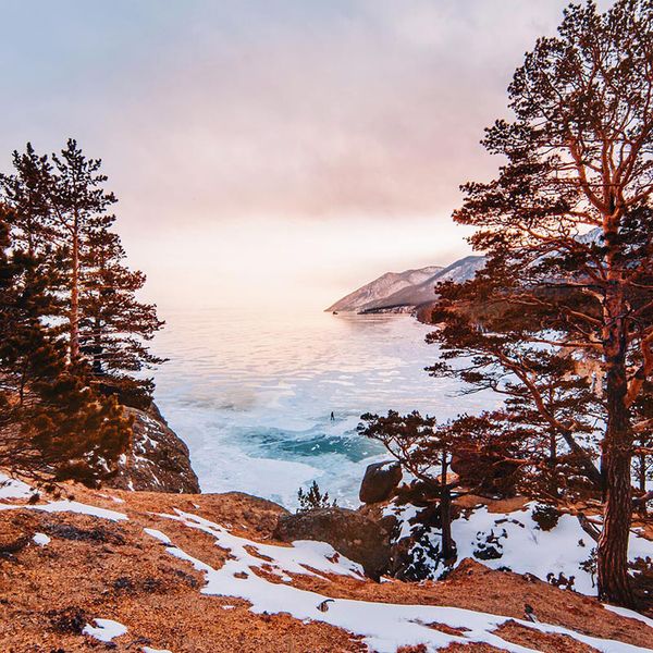 El hielo se apodera del lago Baikal - Sputnik Mundo