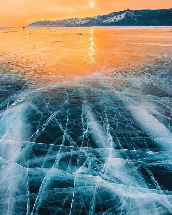 El hielo se apodera del lago Baikal - Sputnik Mundo