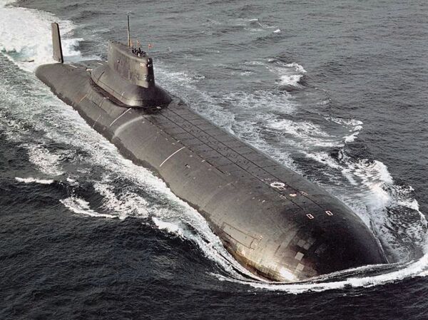 Un submarino de la clase Akula en el mar   - Sputnik Mundo