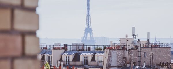 Torre Eiffel en París - Sputnik Mundo