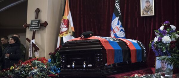 Прощание с командиром батальона Сомали М. Толстых (Гиви) в Донецке - Sputnik Mundo