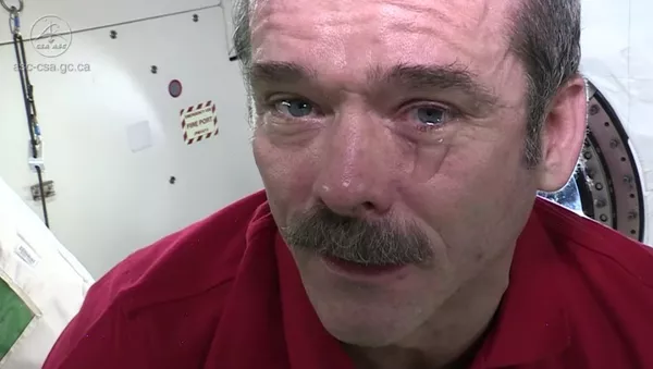 ¿Se puede llorar en el espacio? - Sputnik Mundo
