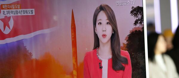 Noticias surcoreanas informan sobre un ensayo de un misil balístico norcoreano (archivo) - Sputnik Mundo