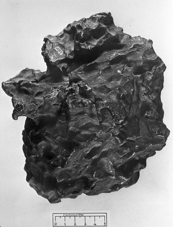 El meteorito de Sijoté-Alín - Sputnik Mundo