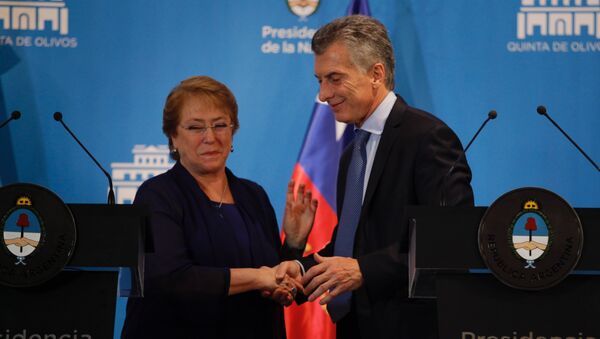 Mauricio Macri, presidente de Argentina, y Michelle Bachelet, presidenta de Chile (archivo) - Sputnik Mundo