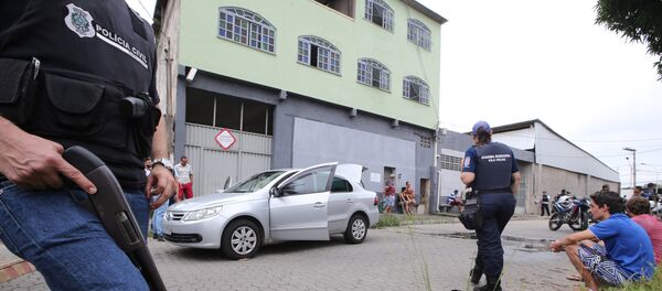 Policías brasileños en el lugar de un tiroteo en Espírito Santo - Sputnik Mundo