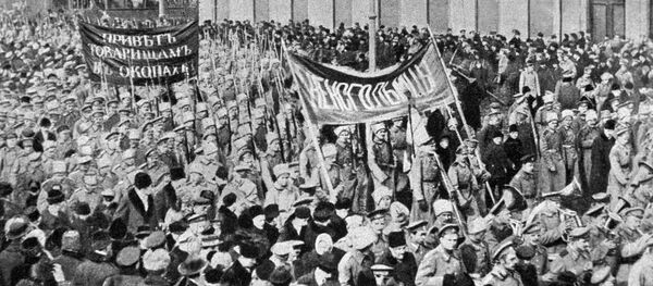 Manifestación de soldados durante la revolución de febrero de 1917 - Sputnik Mundo