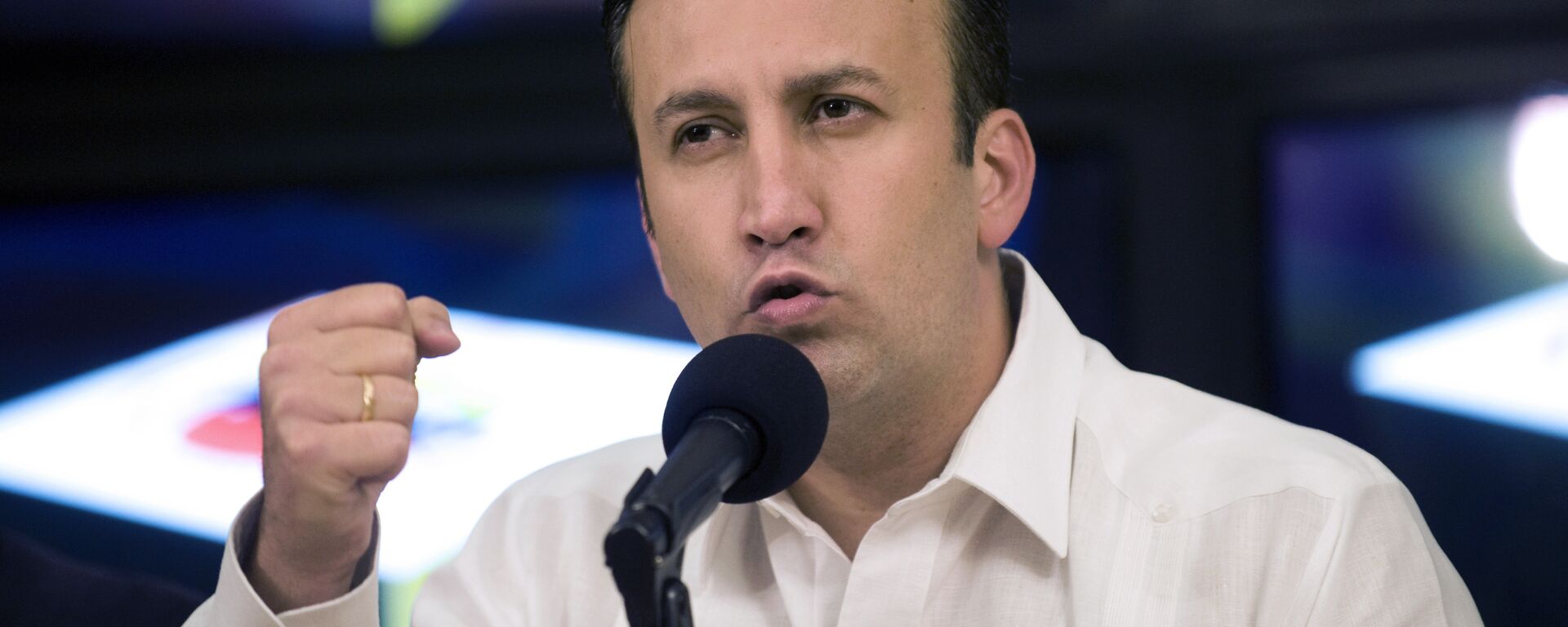 Venezuelan Interior Minister Tarek El Aissami delivers a press conference in Caracas on April 10, 2012 - Sputnik Mundo, 1920, 30.03.2021