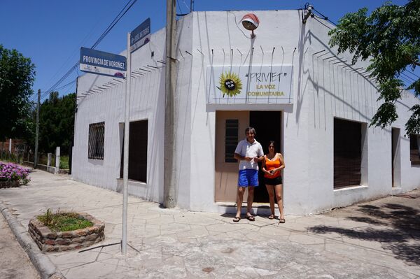 Radio local “Priviet” que significa “Hola” en ruso Radio local “Priviet” que significa “Hola” en ruso - Sputnik Mundo