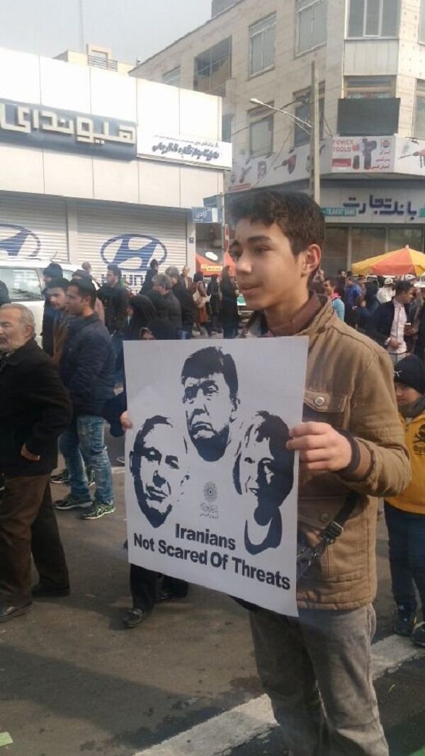 Celebraciones por el 38 aniversario de la Revolución Islámica en Teherán Celebraciones por el 38 aniversario de la Revolución Islámica en Teherán - Sputnik Mundo