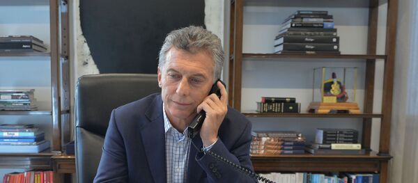 Argentina's President Mauricio Macri speaks by phone with U.S. President Donald Trump, in Buenos Aires, Argentina - Sputnik Mundo