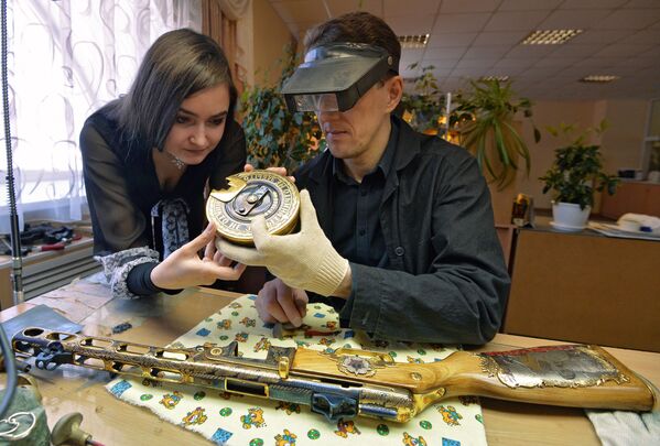 Cómo se producen las armas de honor rusas - Sputnik Mundo