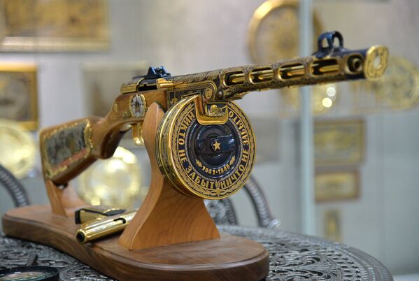 Cómo se producen las armas de honor rusas - Sputnik Mundo