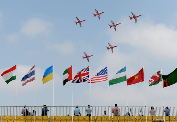 La espectacular inauguración de la exposición aeroespacial Aero India 2017 - Sputnik Mundo