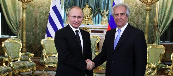 Presidente de Rusia, Vladímir Putin, y presidente de Uruguay, Tabaré Vázquez - Sputnik Mundo